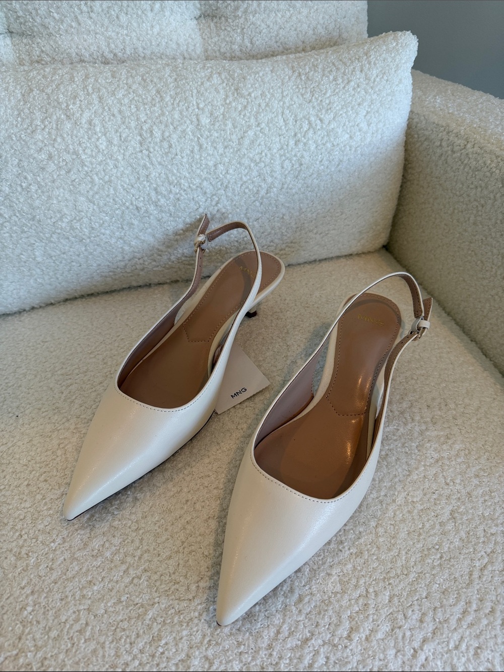 Ivory Slingback Pointed-Toe kitten heels